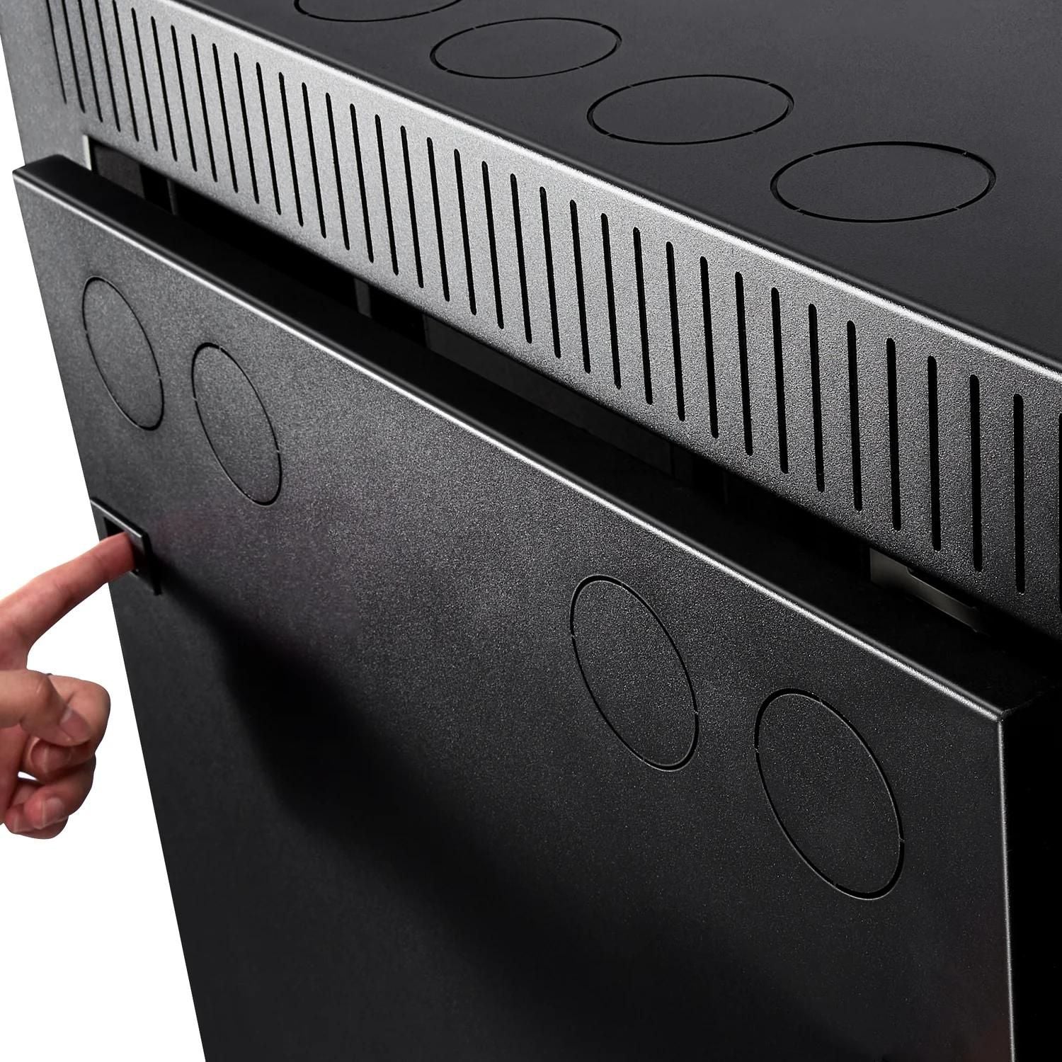 Solar ALPHA 5 PRO 51.2V server rack back view close up